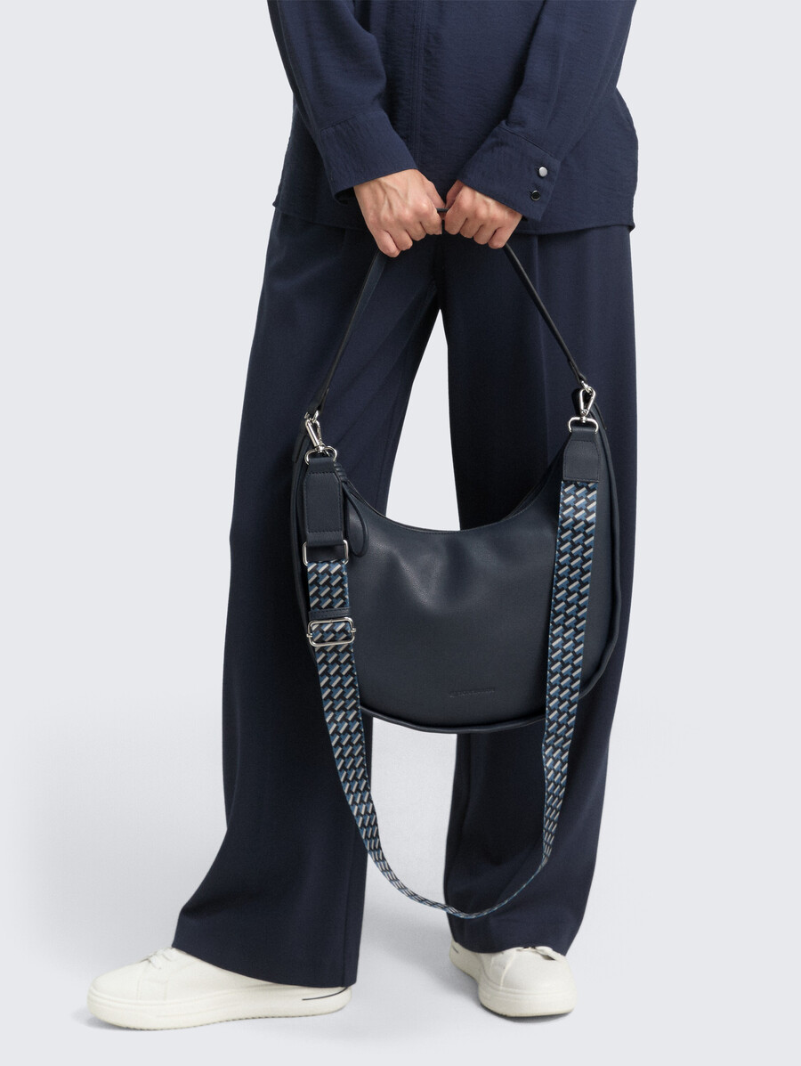 tttatiana m schultertasche mit gemustertem webriemen