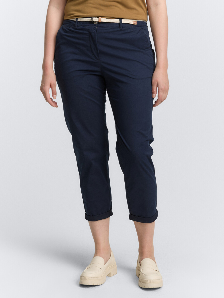 plus size – schmale chino-hose mit gürtel