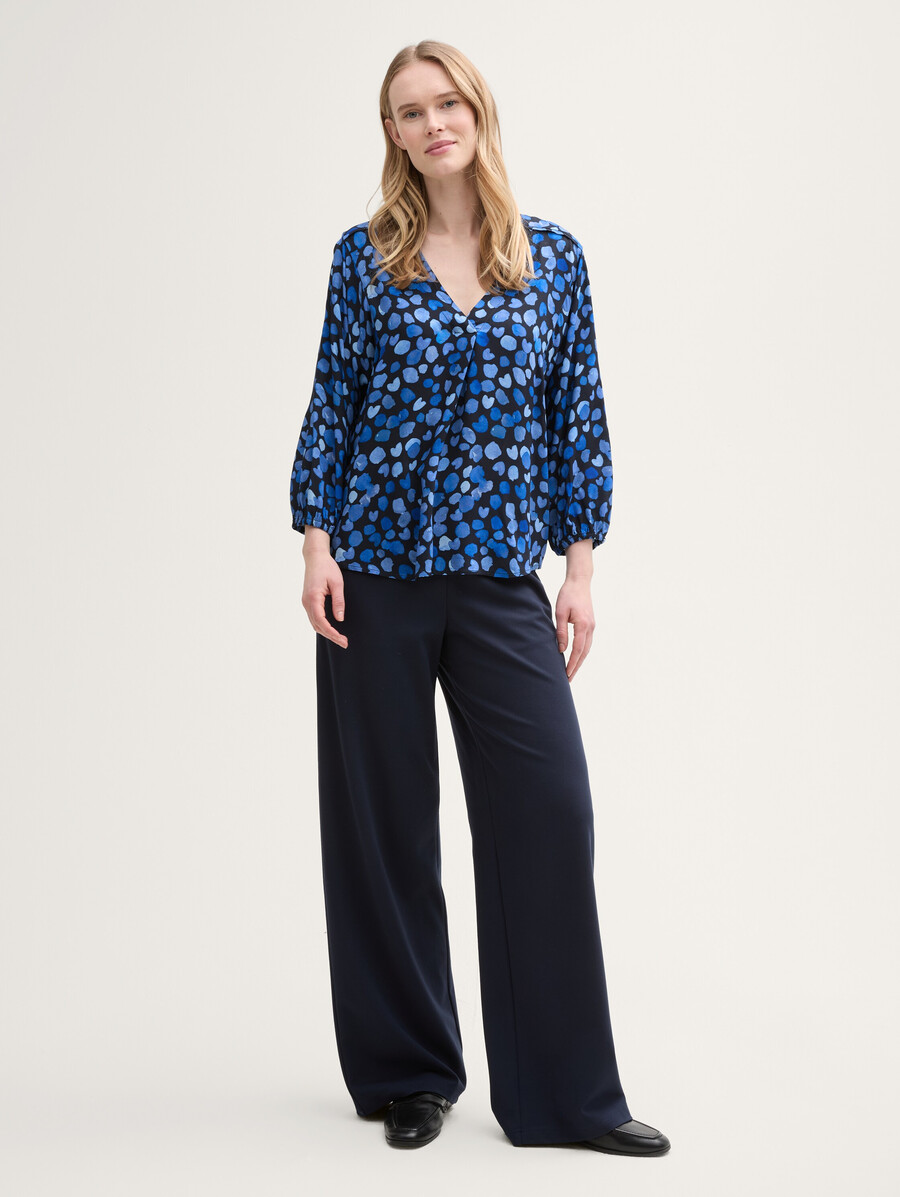 bluse mit v-ausschnitt