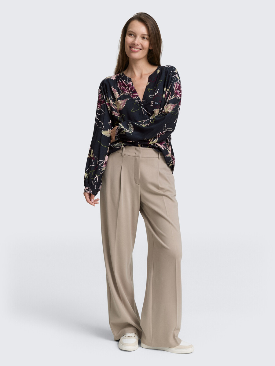 locker geschnittene bluse mit muster