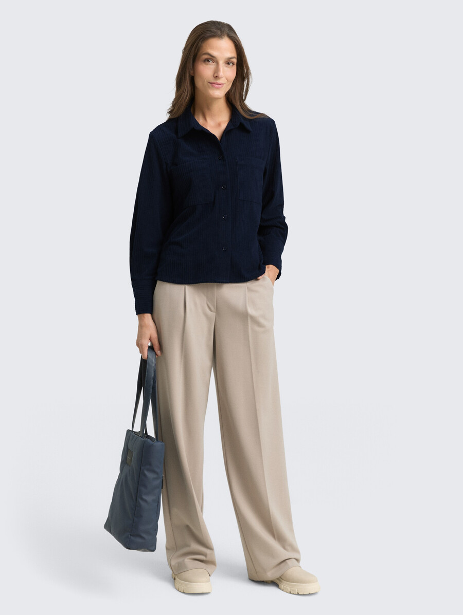 locker geschnittene cordbluse