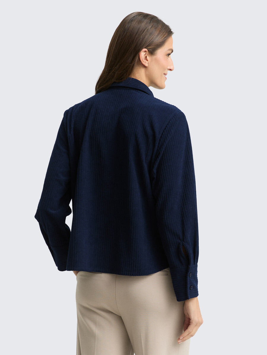 locker geschnittene cordbluse
