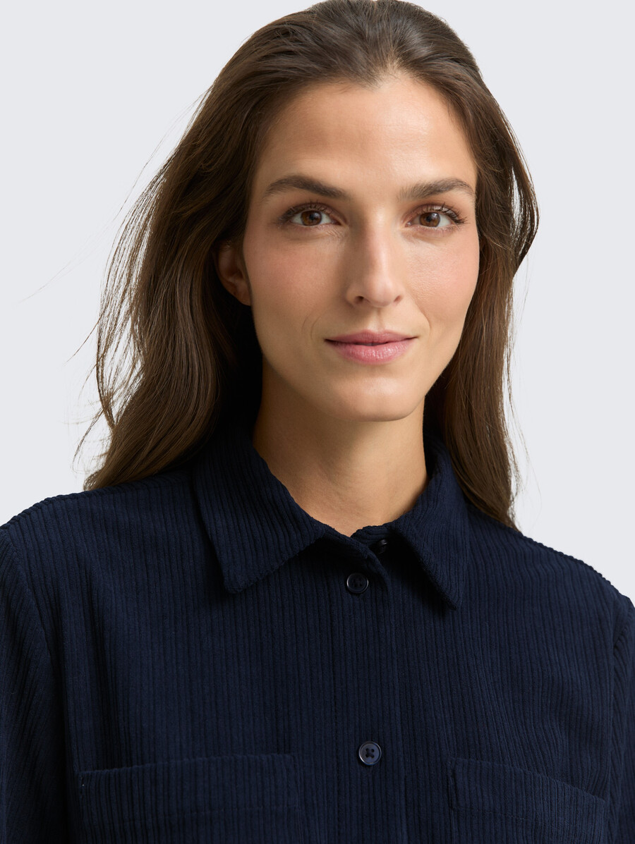 locker geschnittene cordbluse