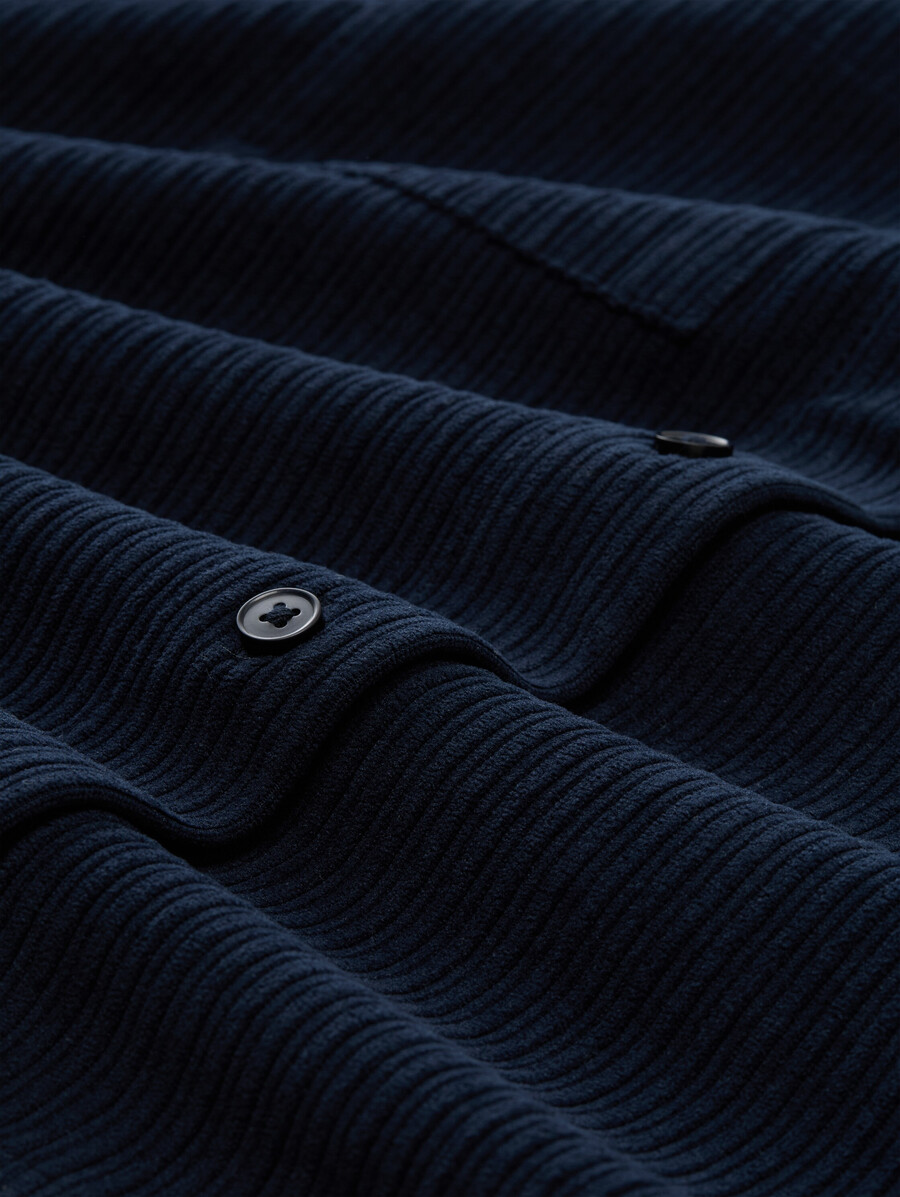 locker geschnittene cordbluse