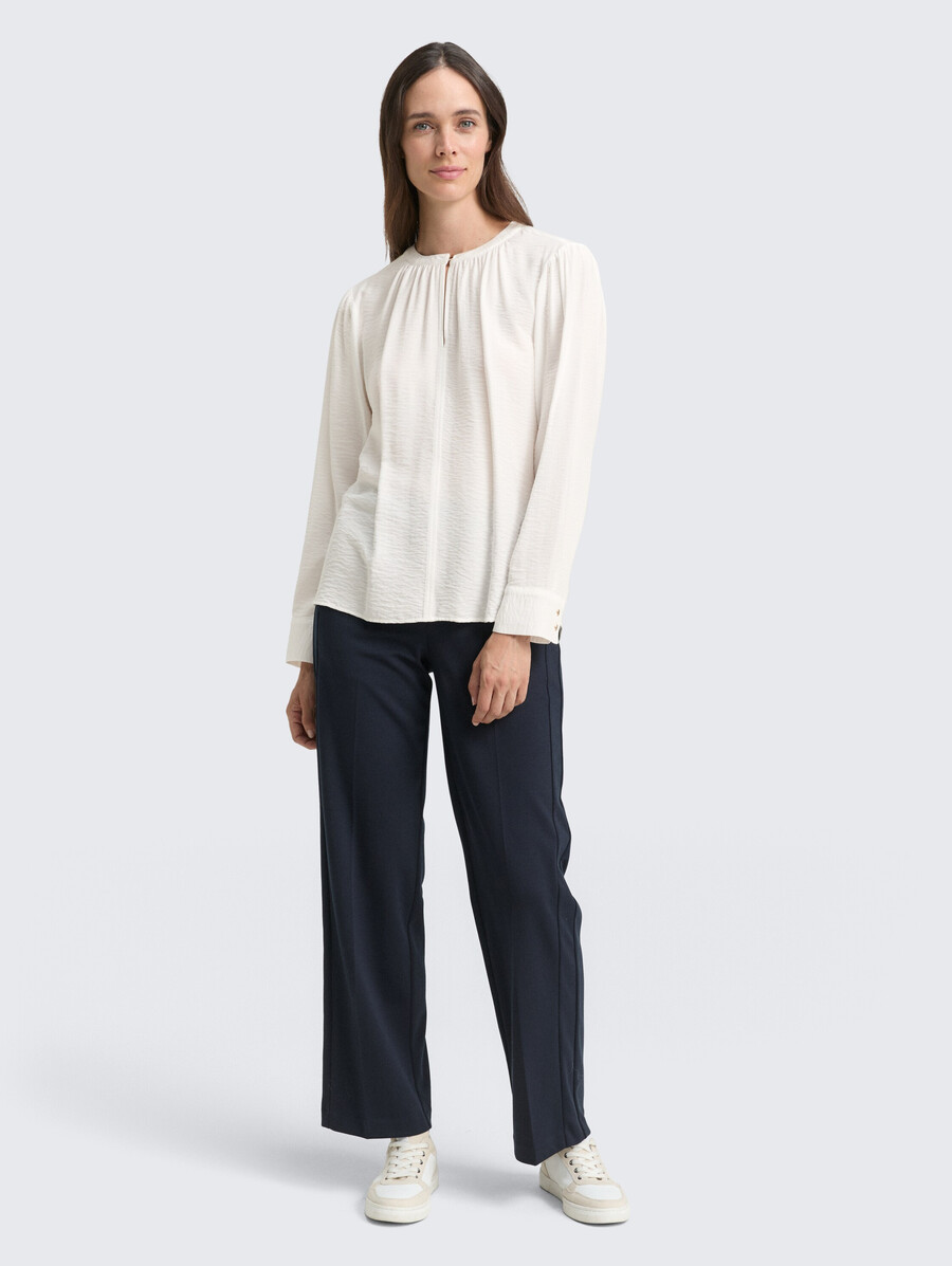crinkle-bluse mit rüschen