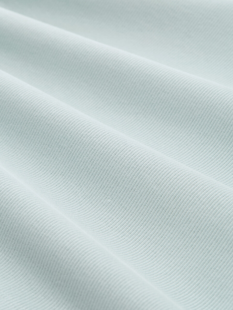schmal geschnittenes langarmhemd mit rippstrickstruktur