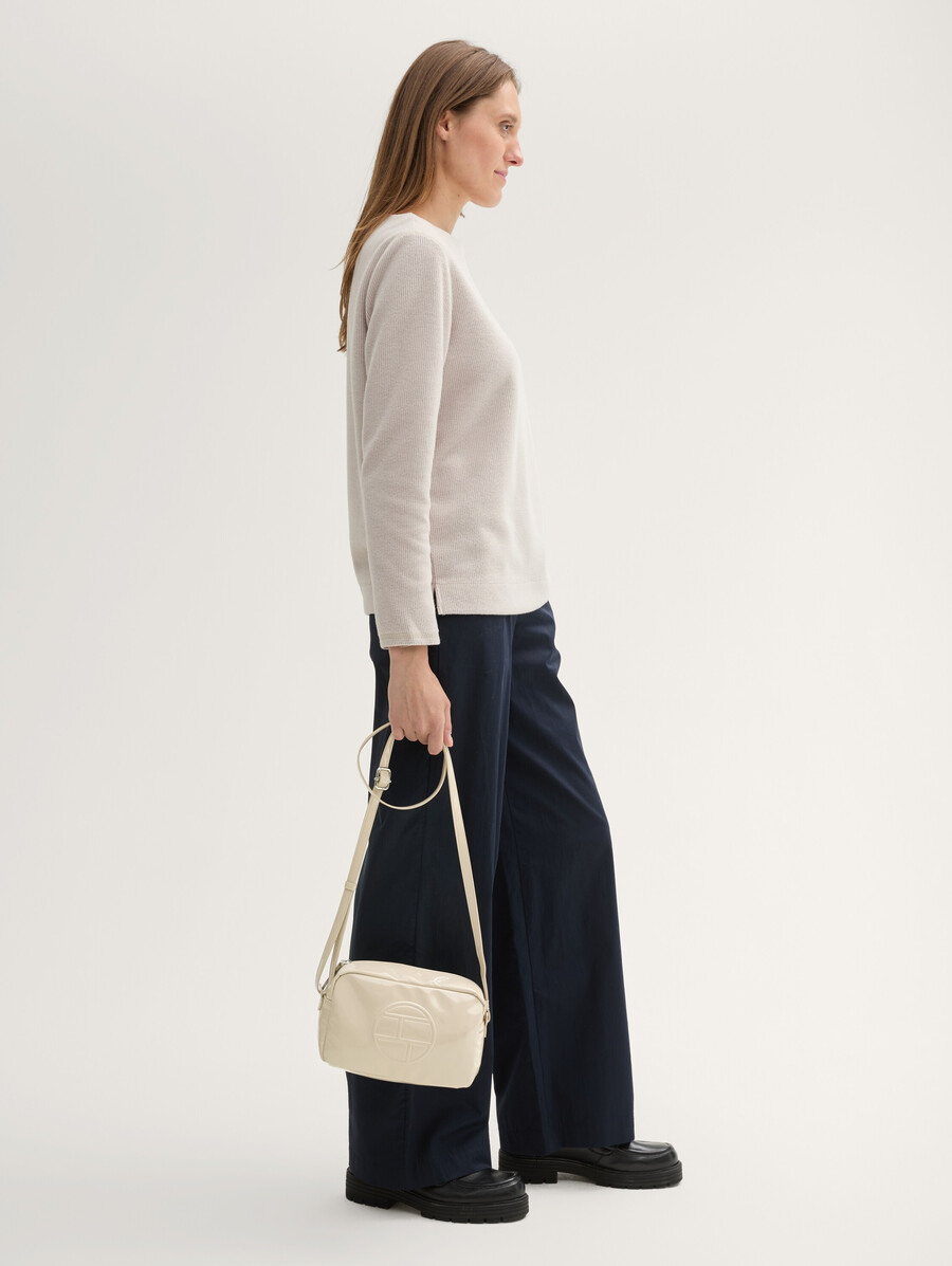 ttrosabel schultertasche mit geprägtem logo