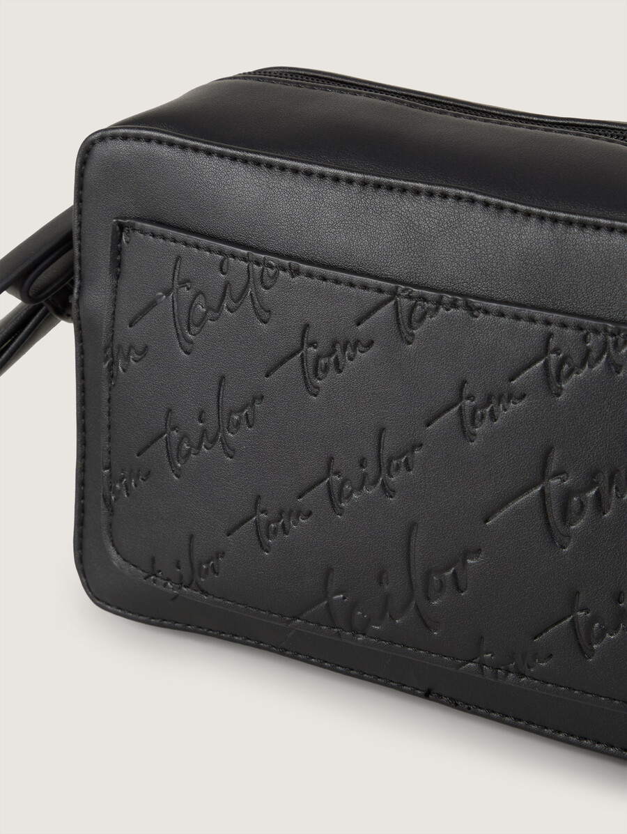 ttwendi schultertasche mit geprägtem logo