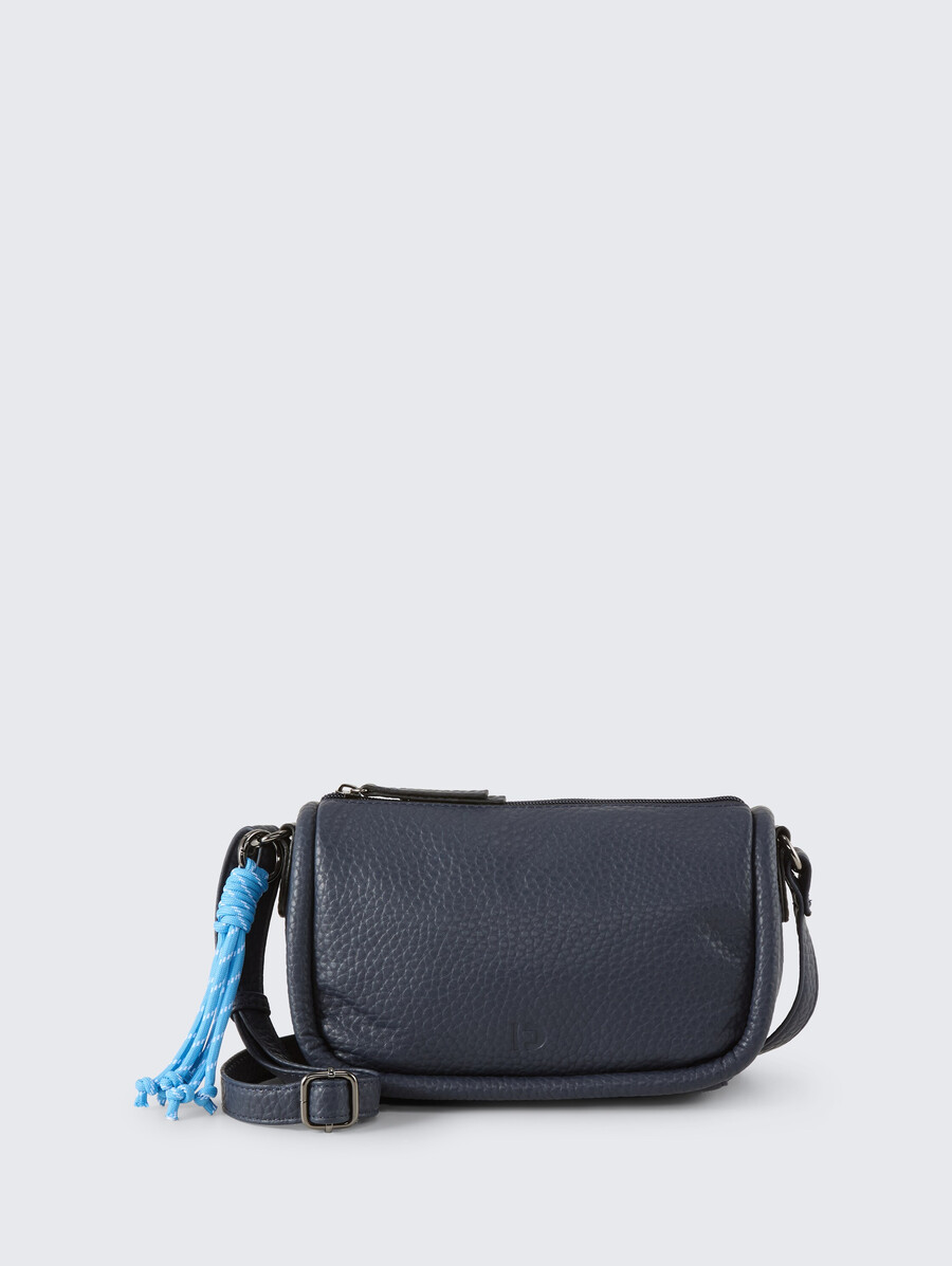 ttfinna s schultertasche mit dekorativem anhänger