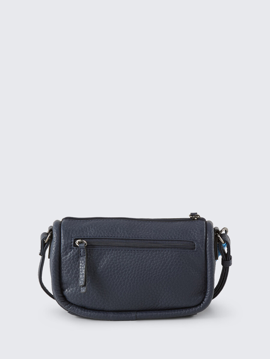 ttfinna s schultertasche mit dekorativem anhänger