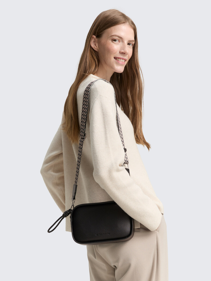 tttatiana schultertasche mit gemustertem gewebtem riemen