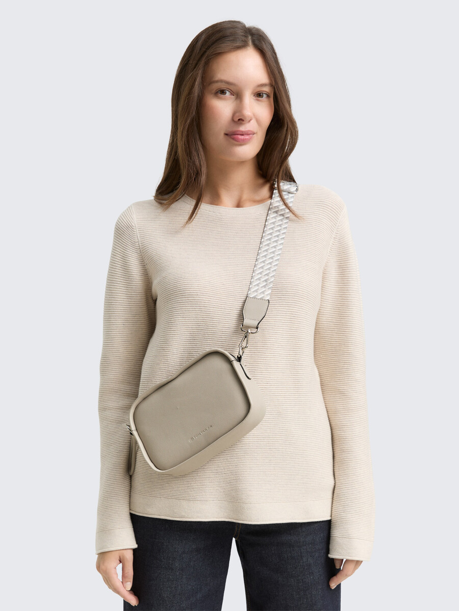 tttatiana schultertasche mit gemustertem gewebtem riemen