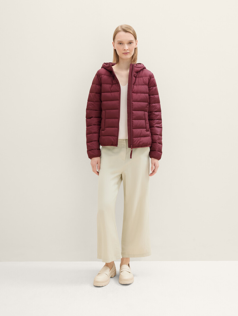 leichte steppjacke mit kapuze