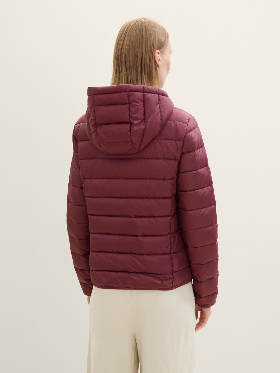 leichte steppjacke mit kapuze