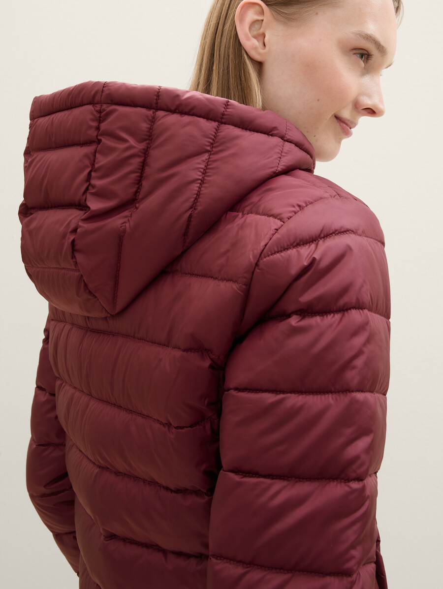 leichte steppjacke mit kapuze