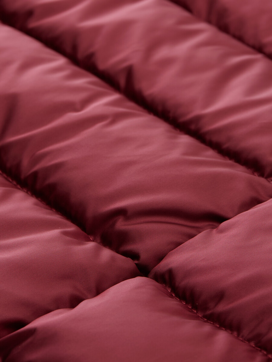 leichte steppjacke mit kapuze