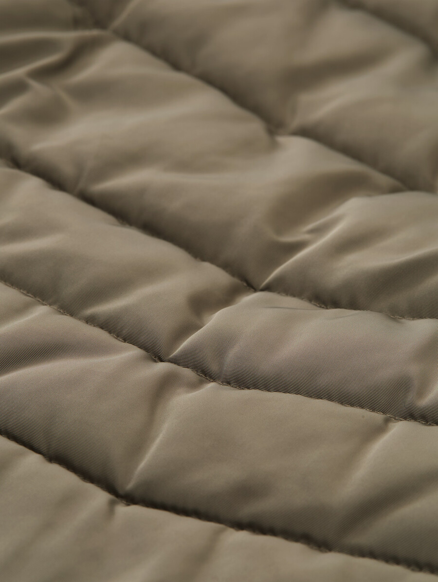 steppjacke mit abnehmbarer kapuze