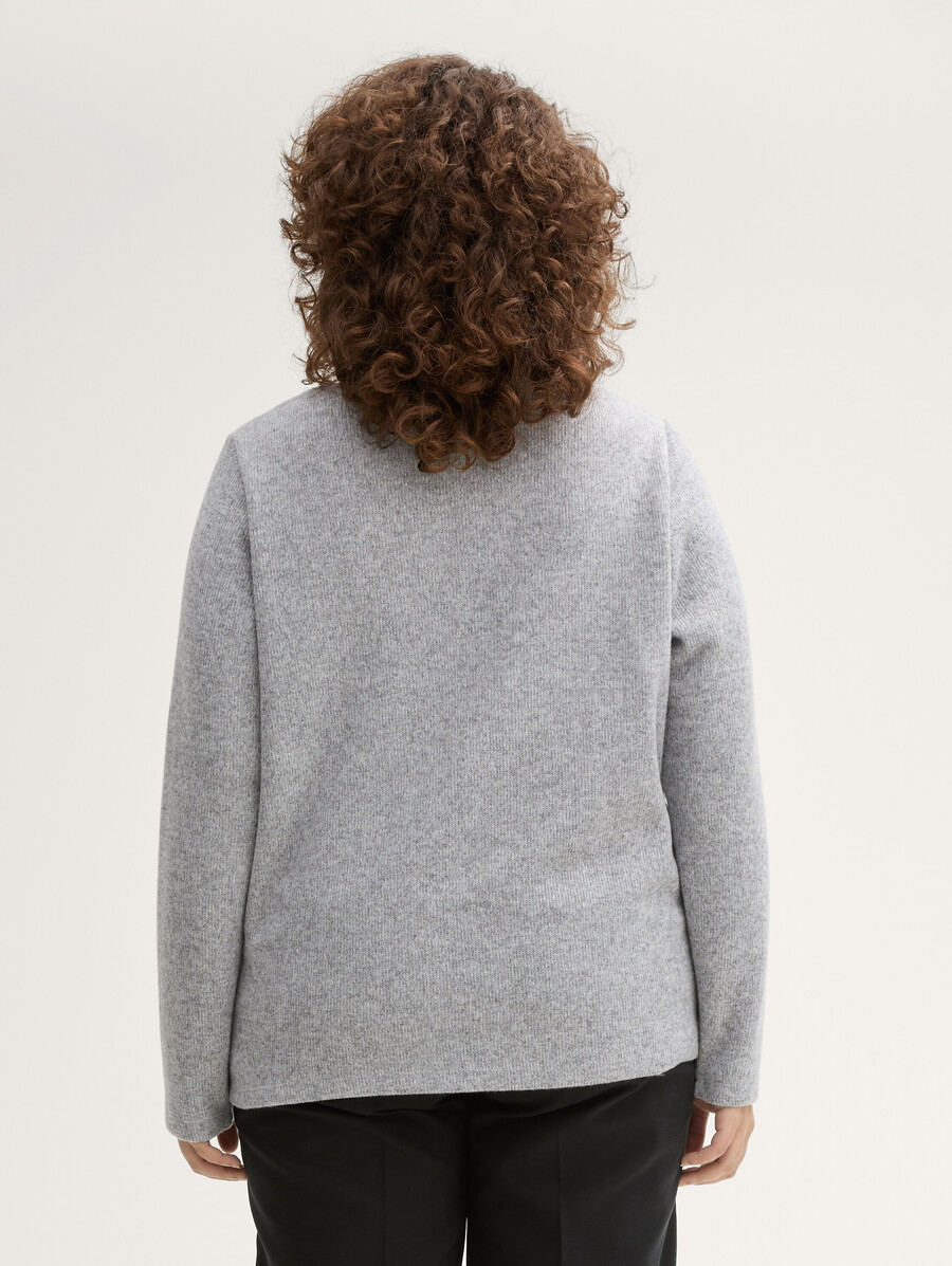 plus size – weiches sweatshirt mit knopfdetails
