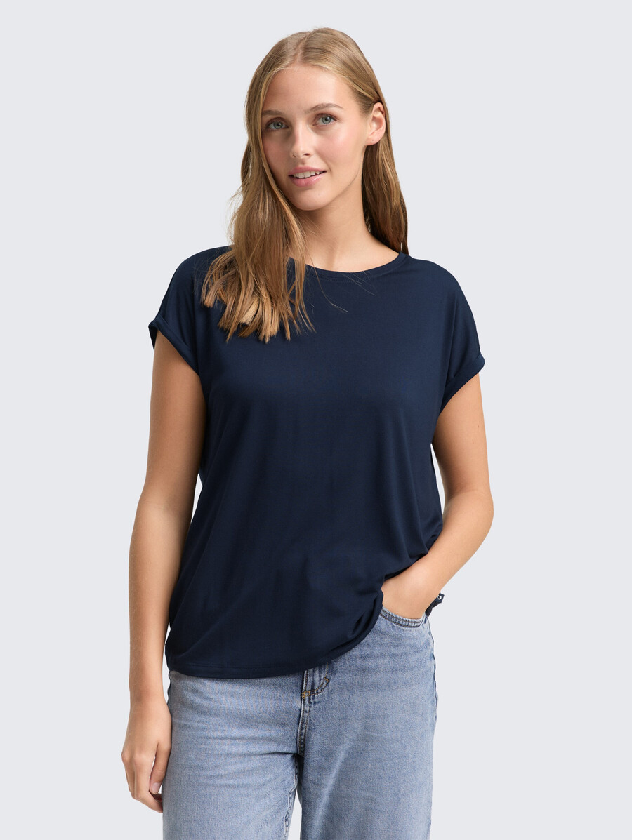 locker sitzendes t-shirt