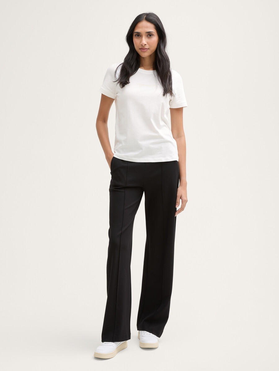 t-shirt mit logostickerei
