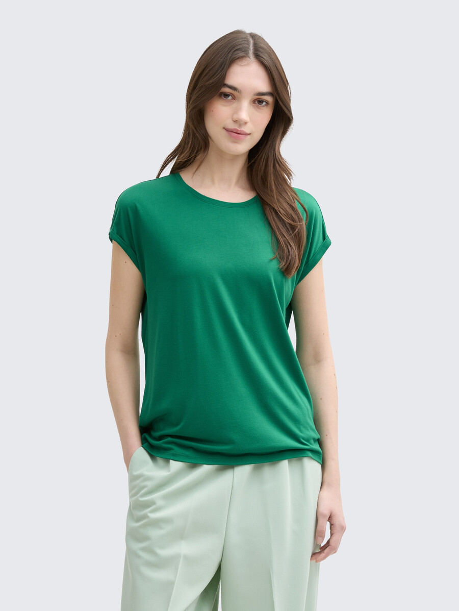locker sitzendes t-shirt