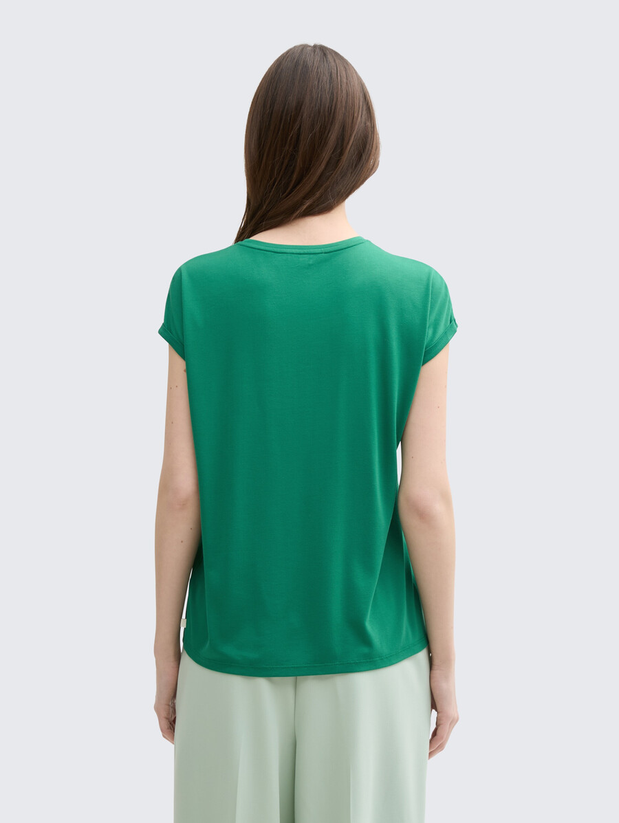 locker sitzendes t-shirt