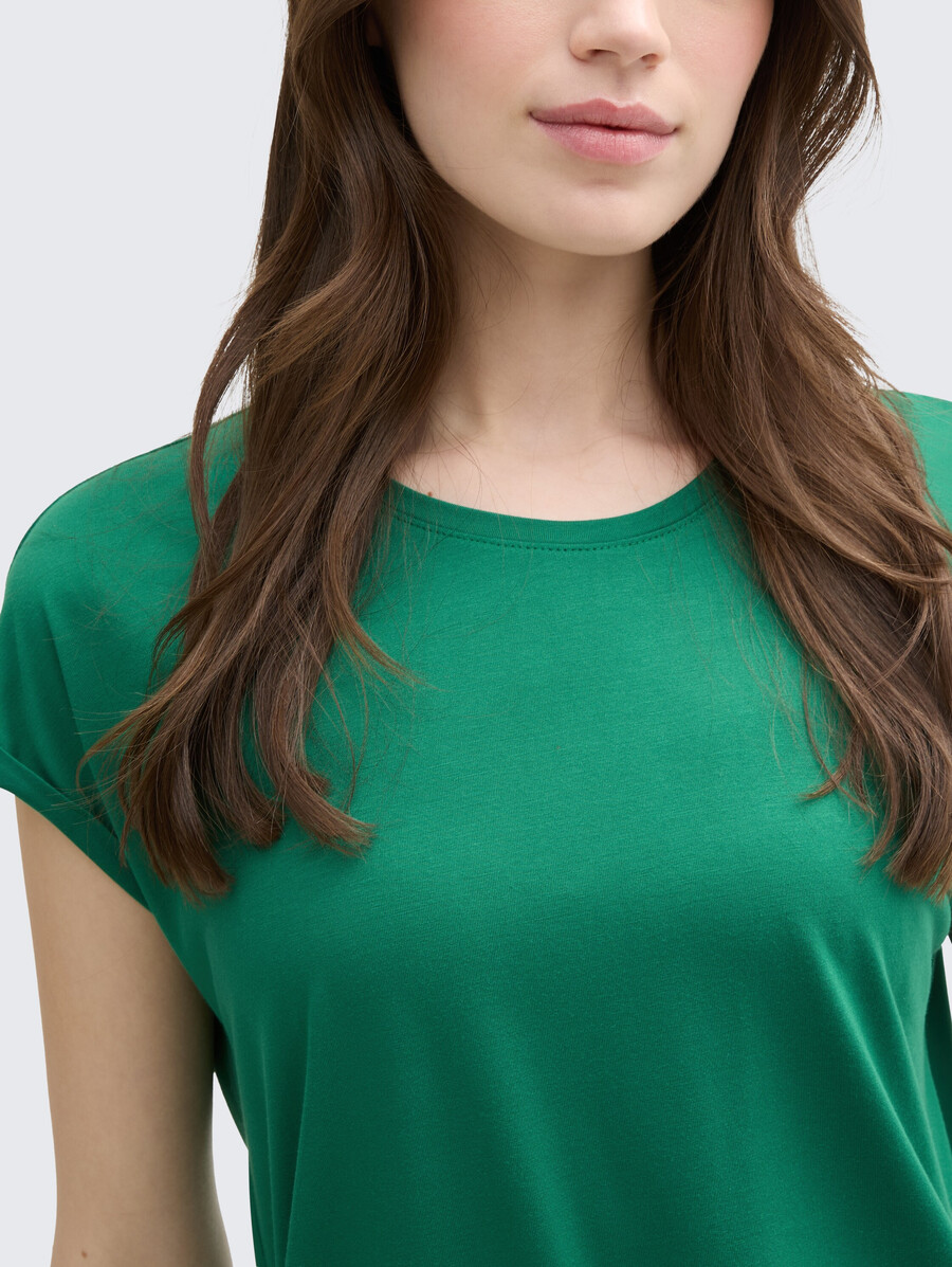locker sitzendes t-shirt