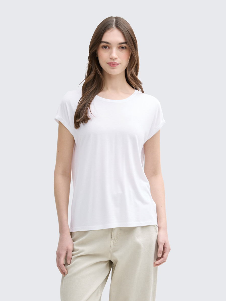 locker sitzendes t-shirt