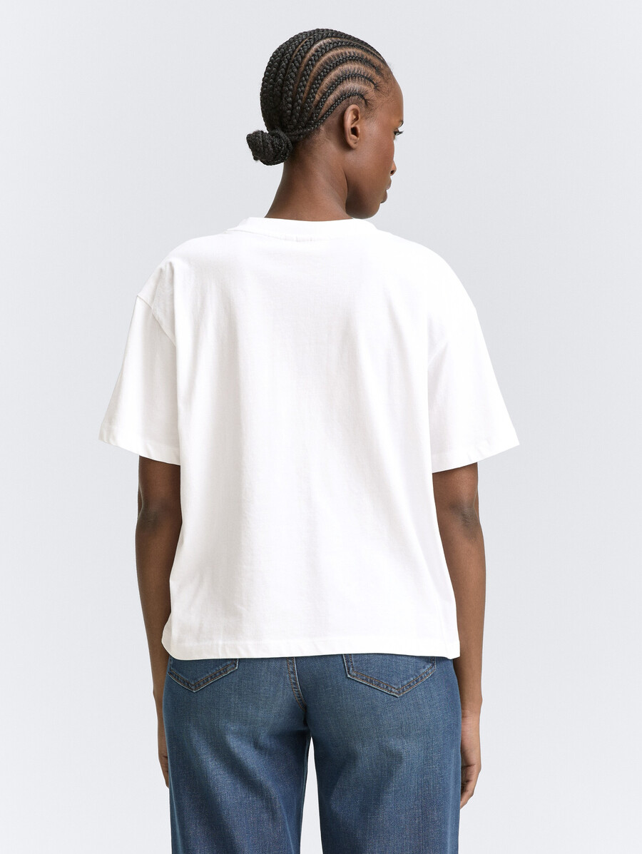 kastenförmig geschnittenes t-shirt mit v-ausschnitt