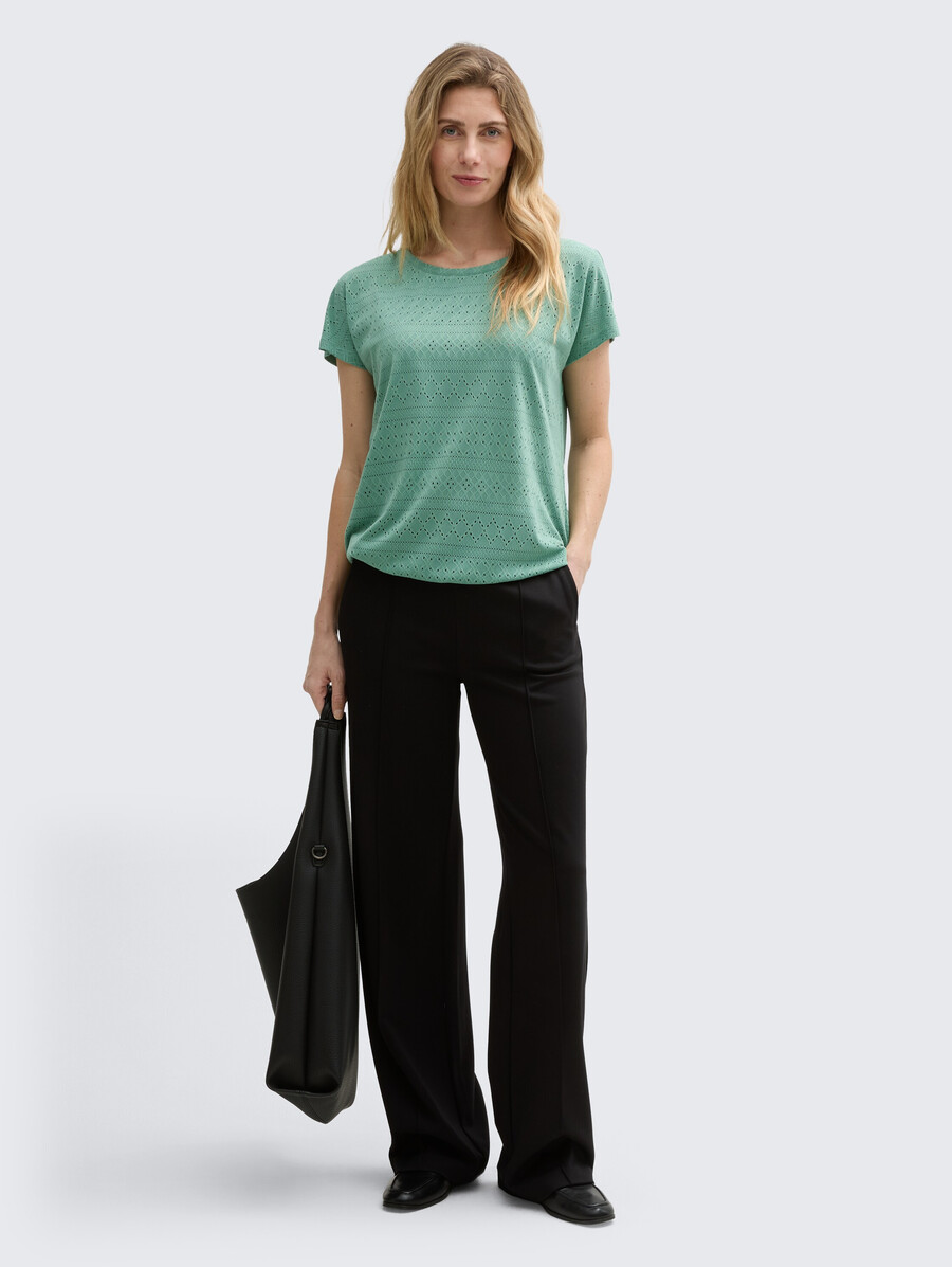 locker sitzendes ajour-t-shirt