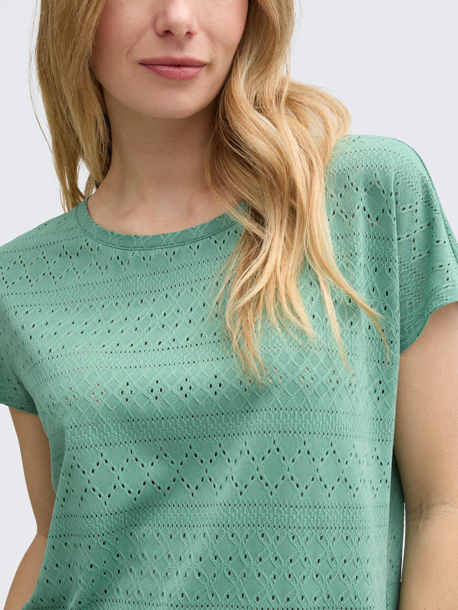 locker sitzendes ajour-t-shirt