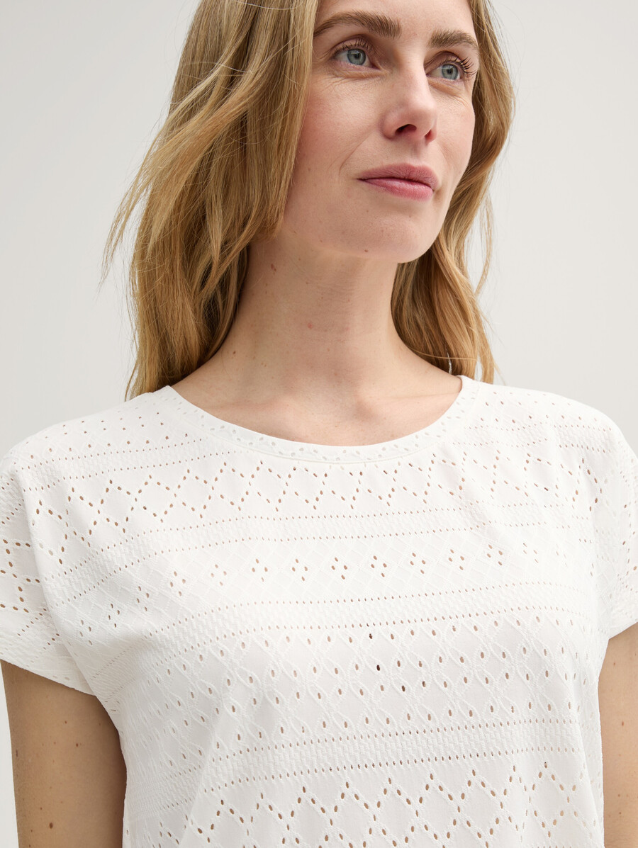 locker sitzendes ajour-t-shirt