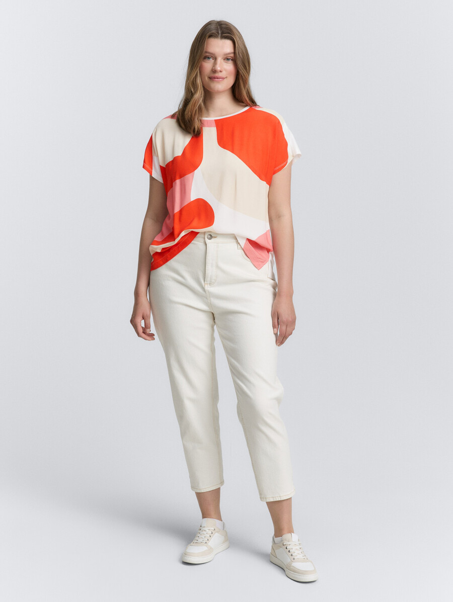 plus size – t-shirt aus einem materialmix