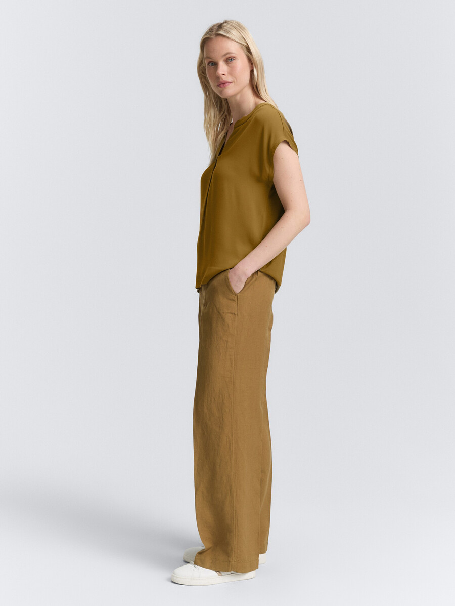 bluse aus einem materialmix