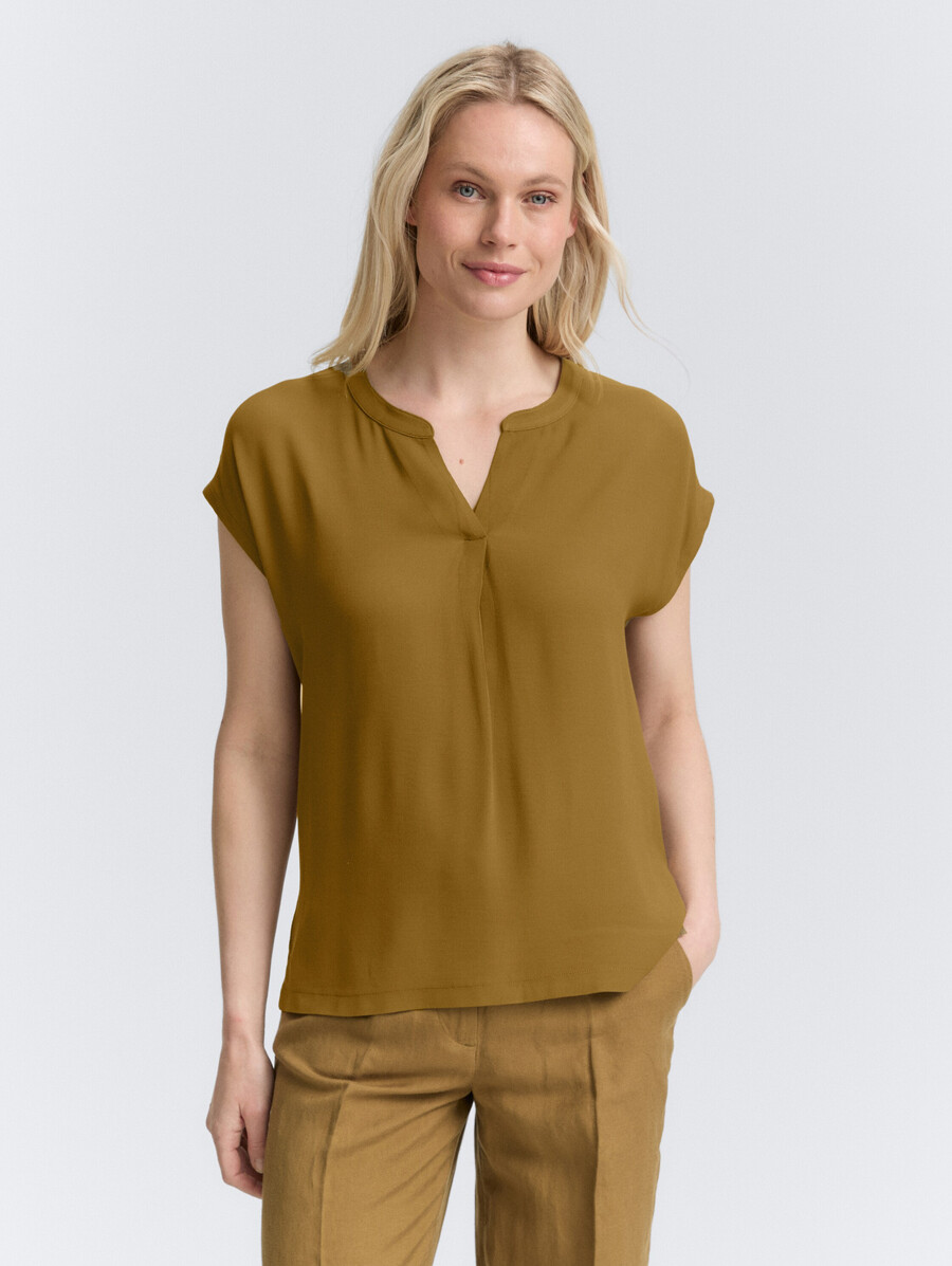 bluse aus einem materialmix