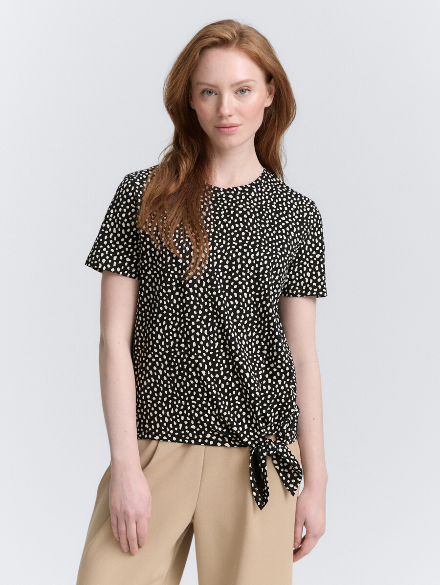 t-shirt mit knotendetail