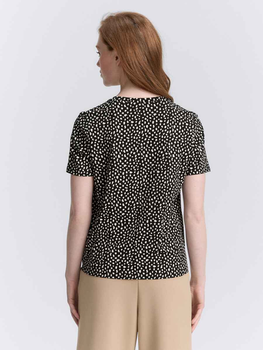 t-shirt mit knotendetail