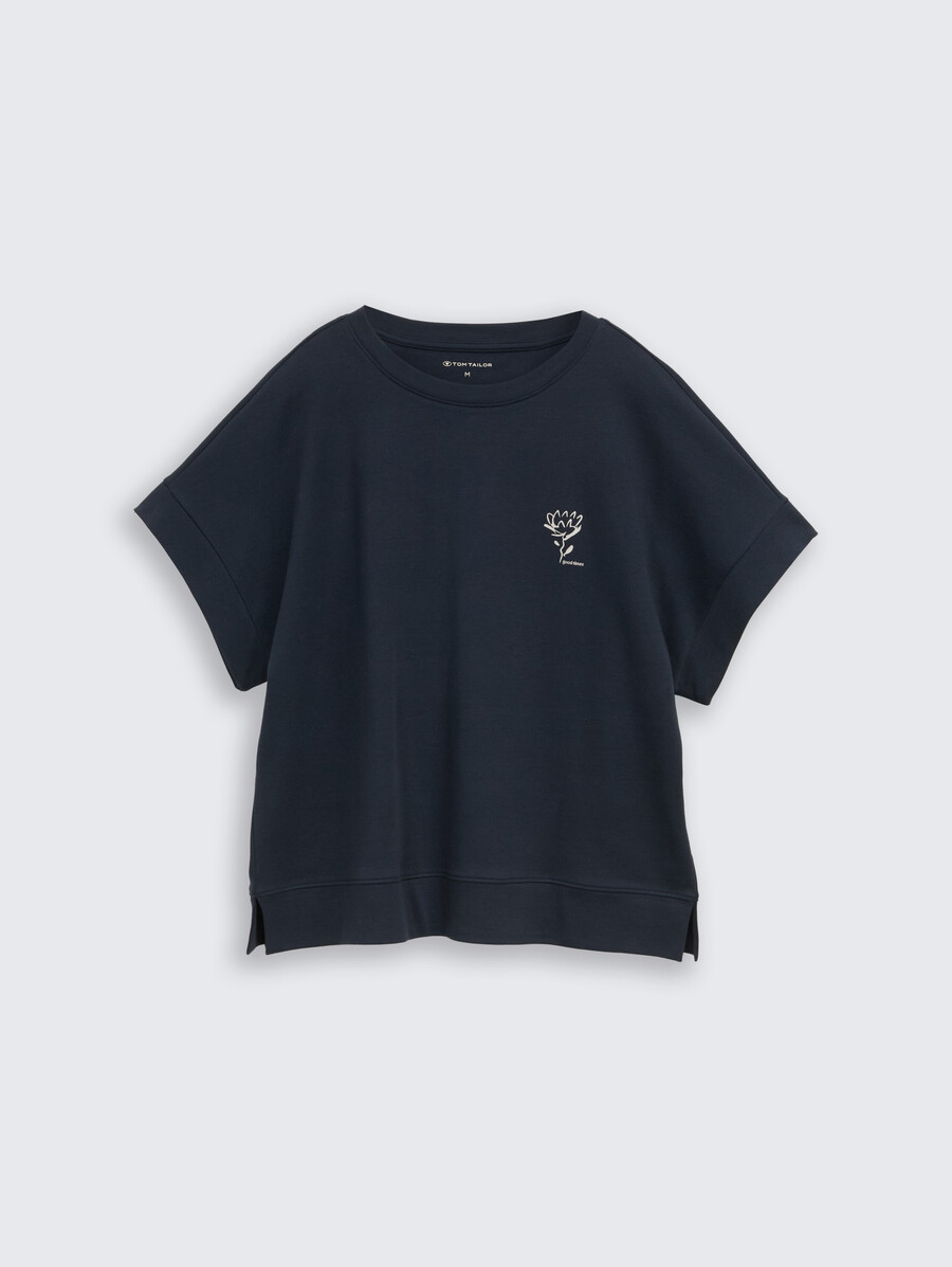 locker geschnittenes t-shirt mit aufdruck
