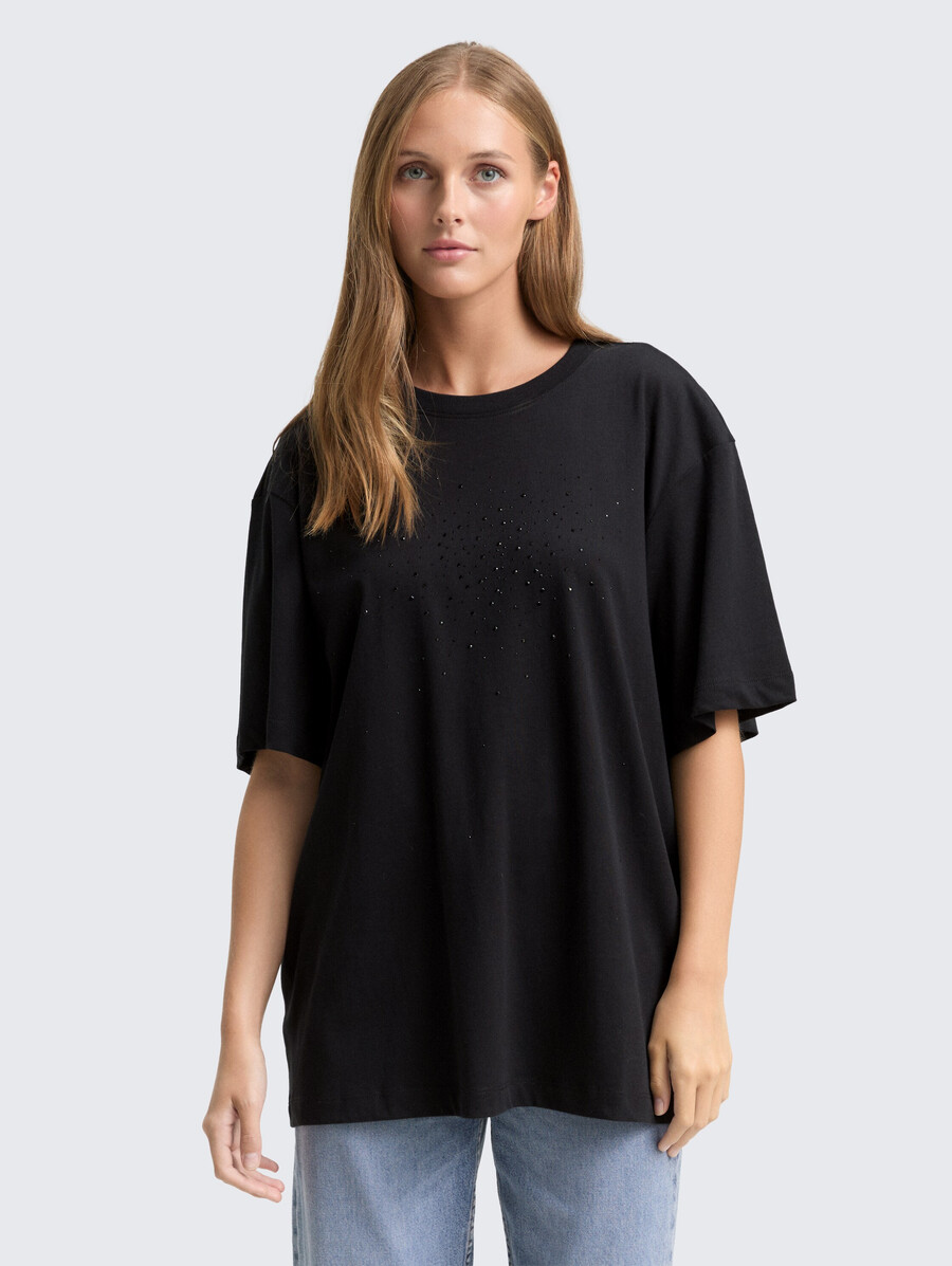 Übergroßes t-shirt mit strasssteinen