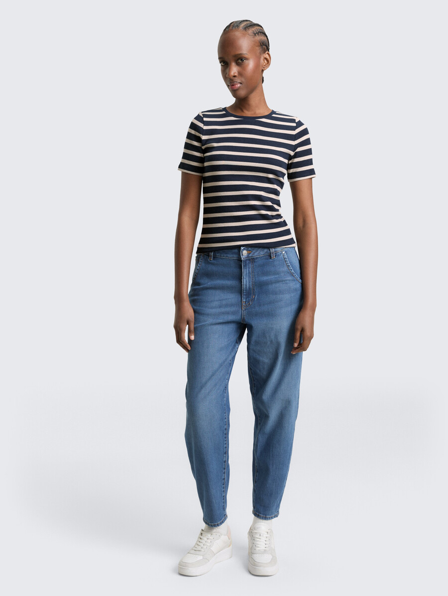 schmal geschnittenes t-shirt mit streifenmuster