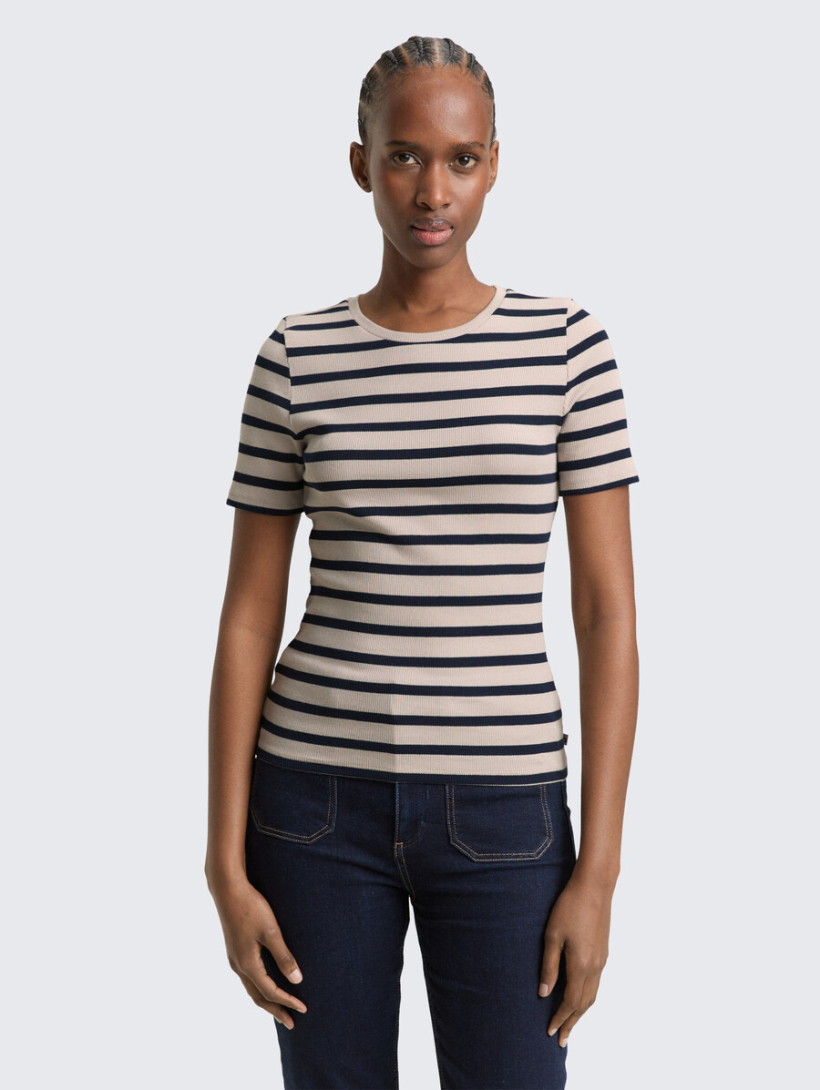 schmal geschnittenes t-shirt mit streifenmuster