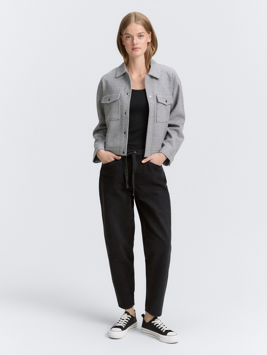 ttadea barrel jeans mit gürtel