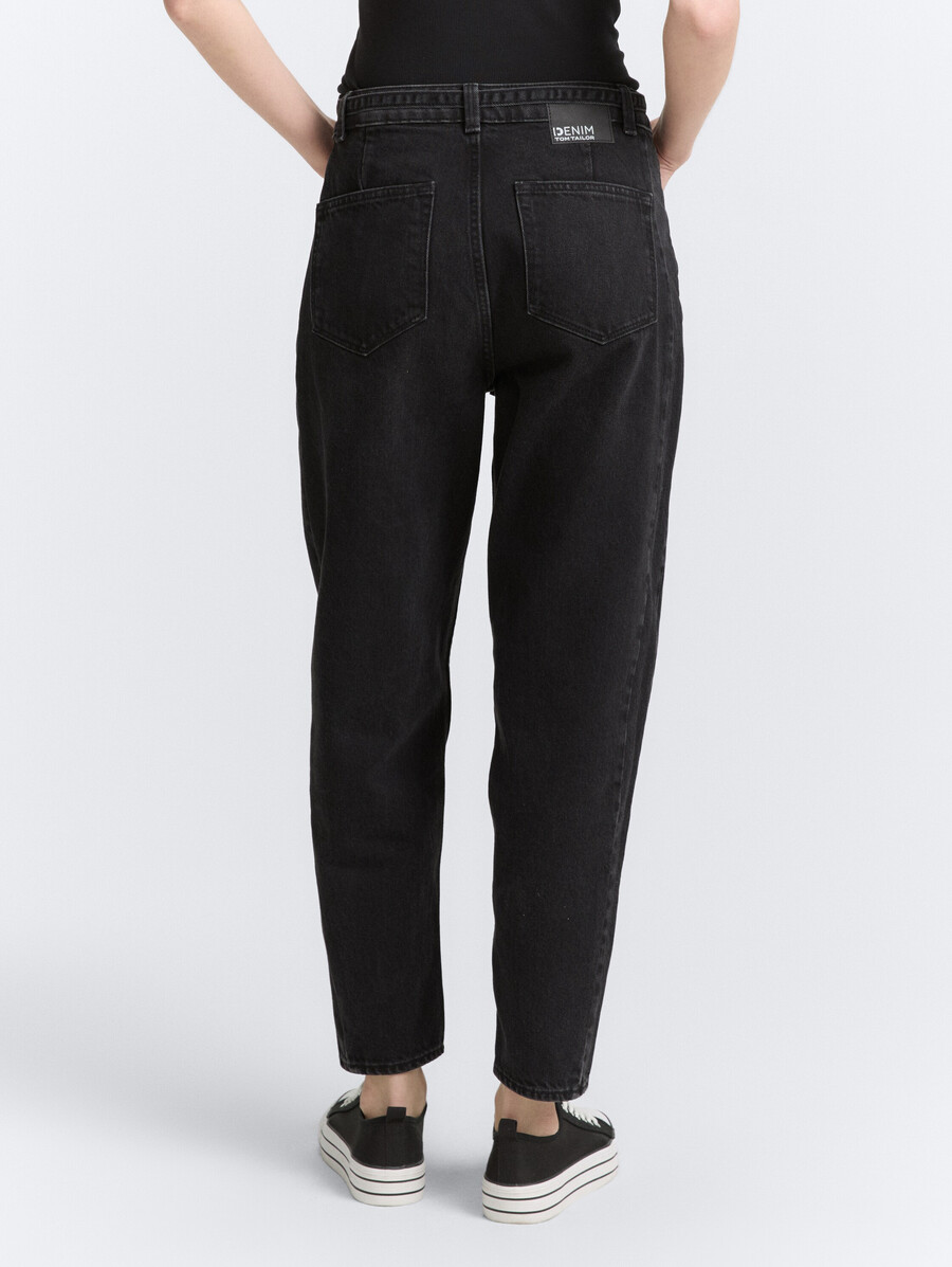 ttadea barrel jeans mit gürtel