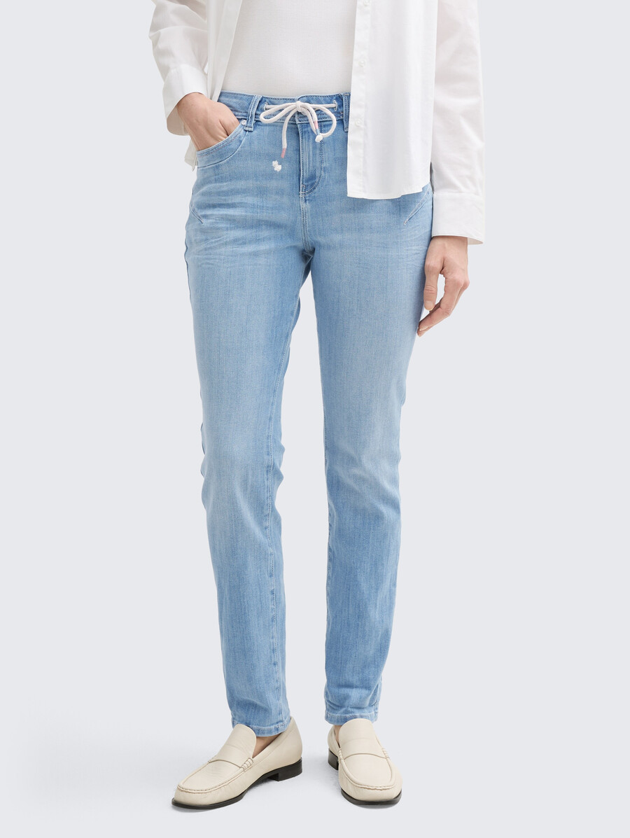schmal zulaufende jeans