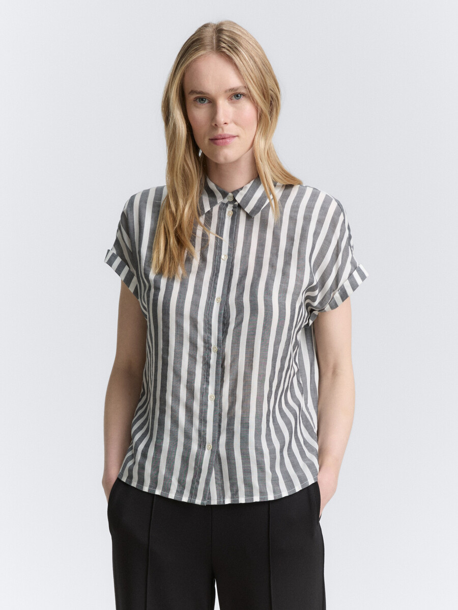 locker geschnittene bluse mit streifenmuster