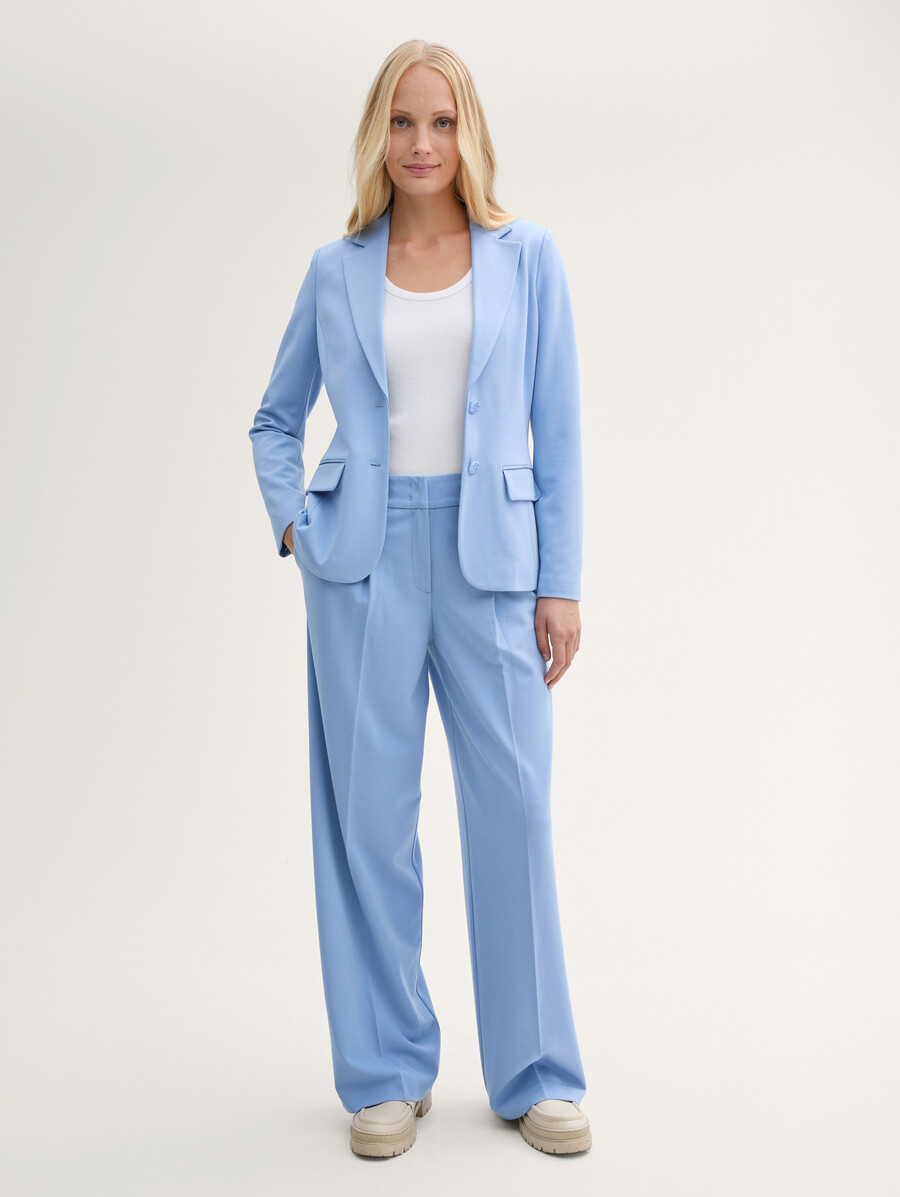 lea-hose mit weitem bein