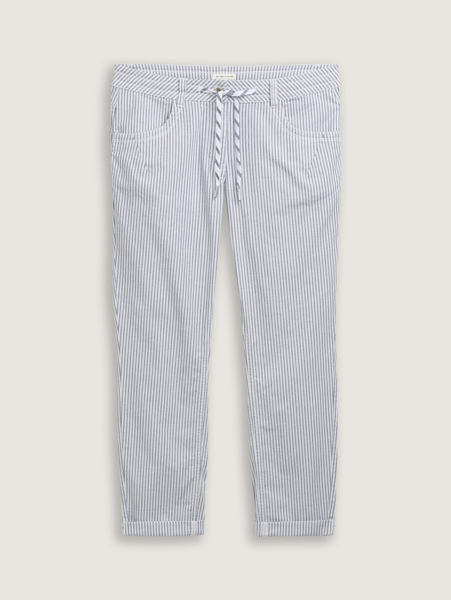 schmal zulaufende locker sitzende hose
