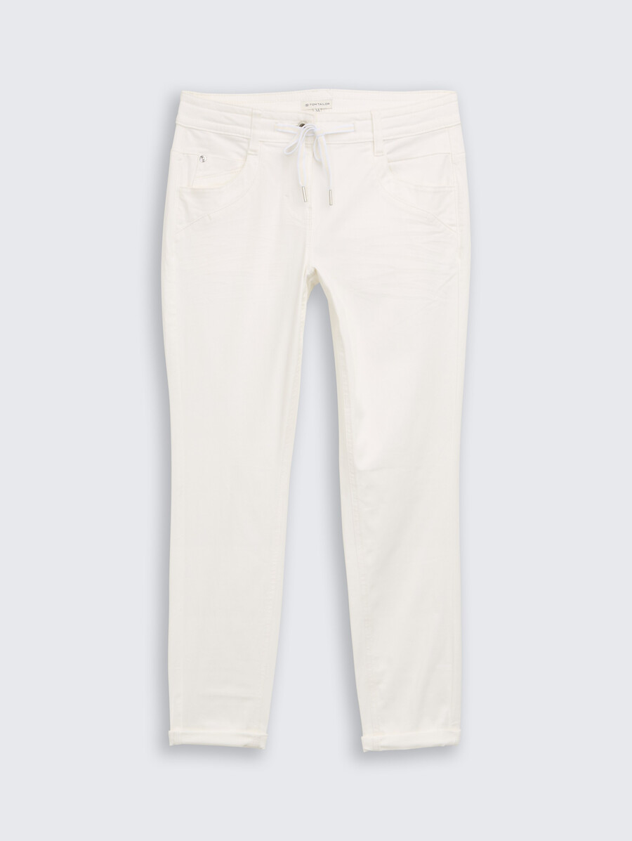 schmal zulaufende locker sitzende hose