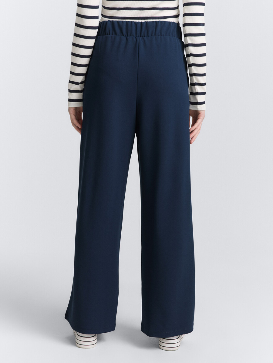 weit geschnittene hose