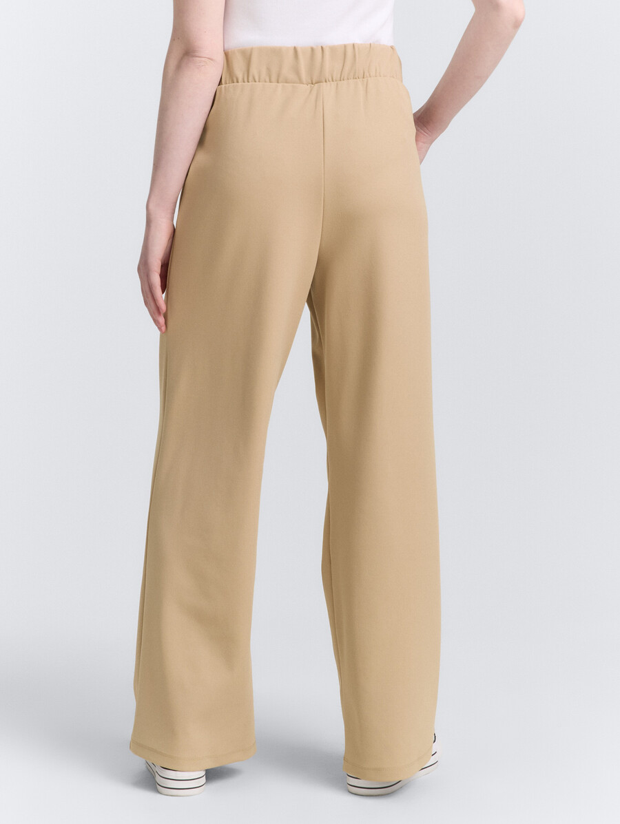 weit geschnittene hose
